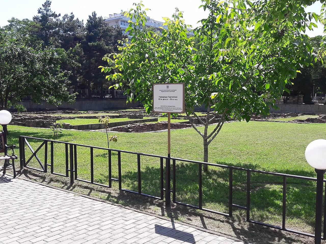 Раскопки античного городища Горгиппия под открытым небом