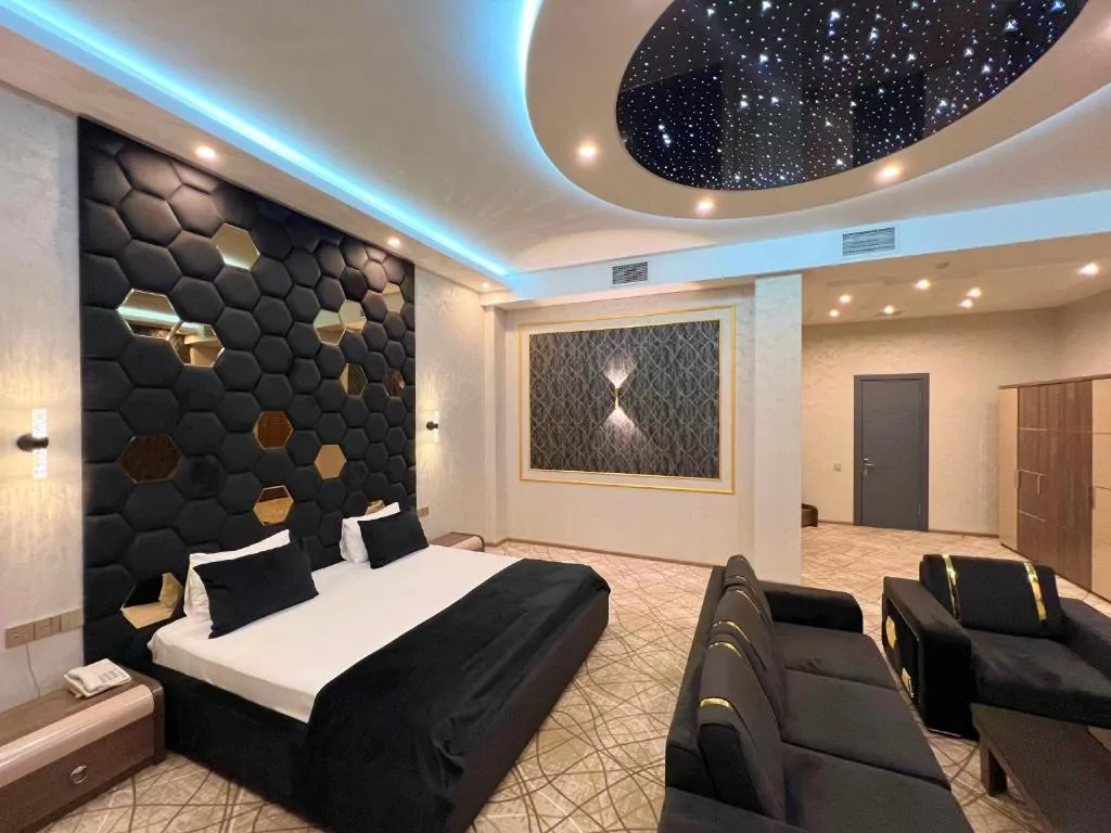 Royal Mansion Hotel