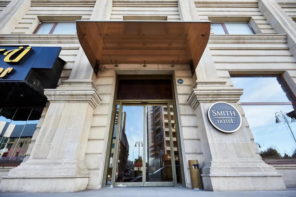 Отель «Smith Hotel»