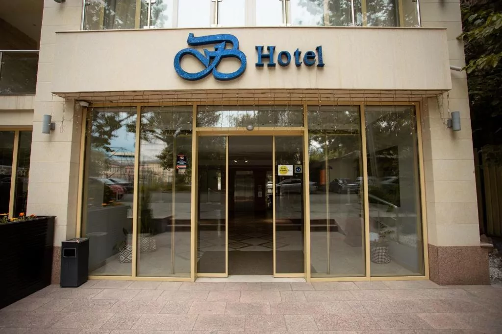 B Hotel
