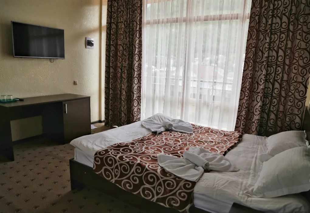 "HOMETEL ILANA"  отель