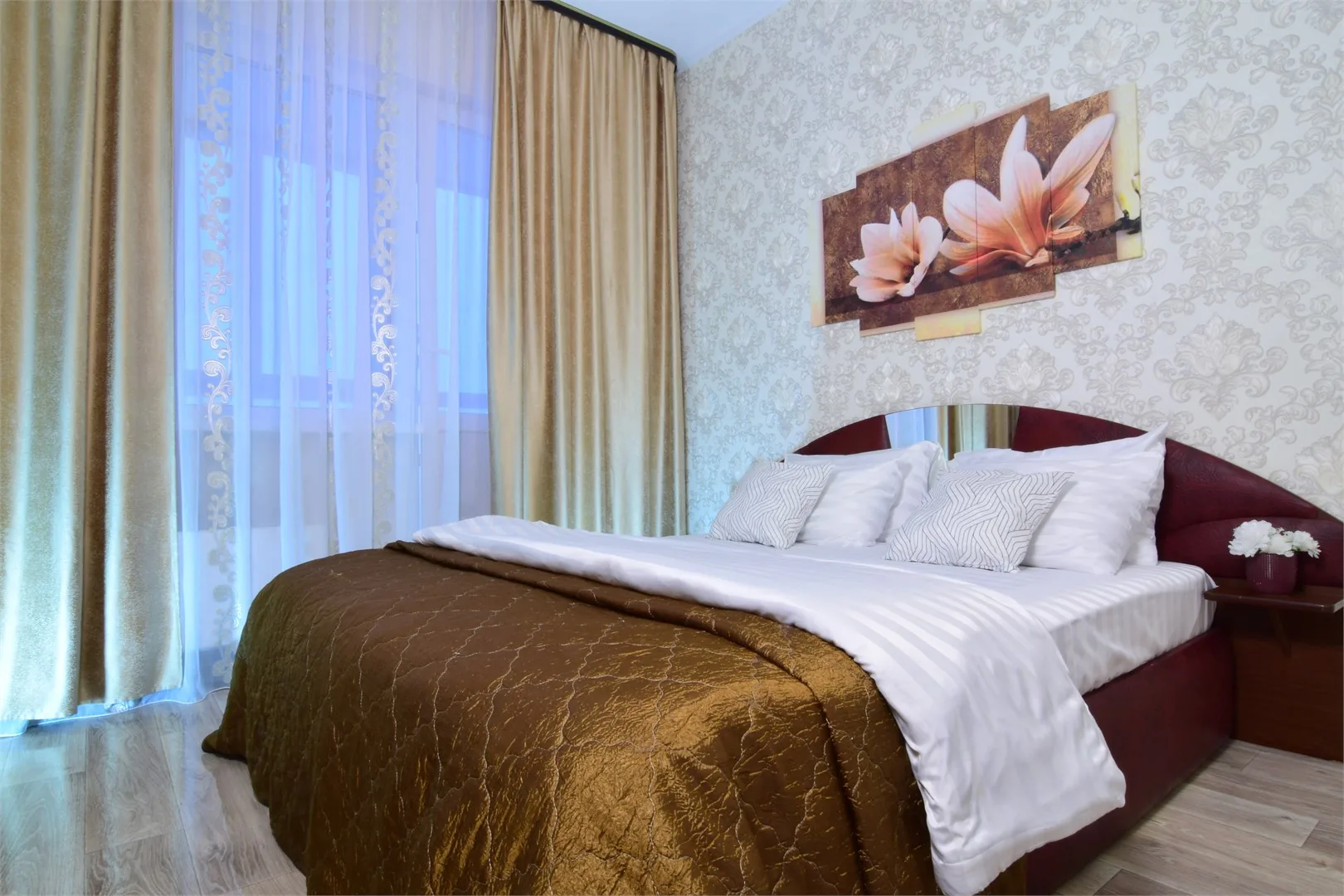Lion apartment на Есенина 2
