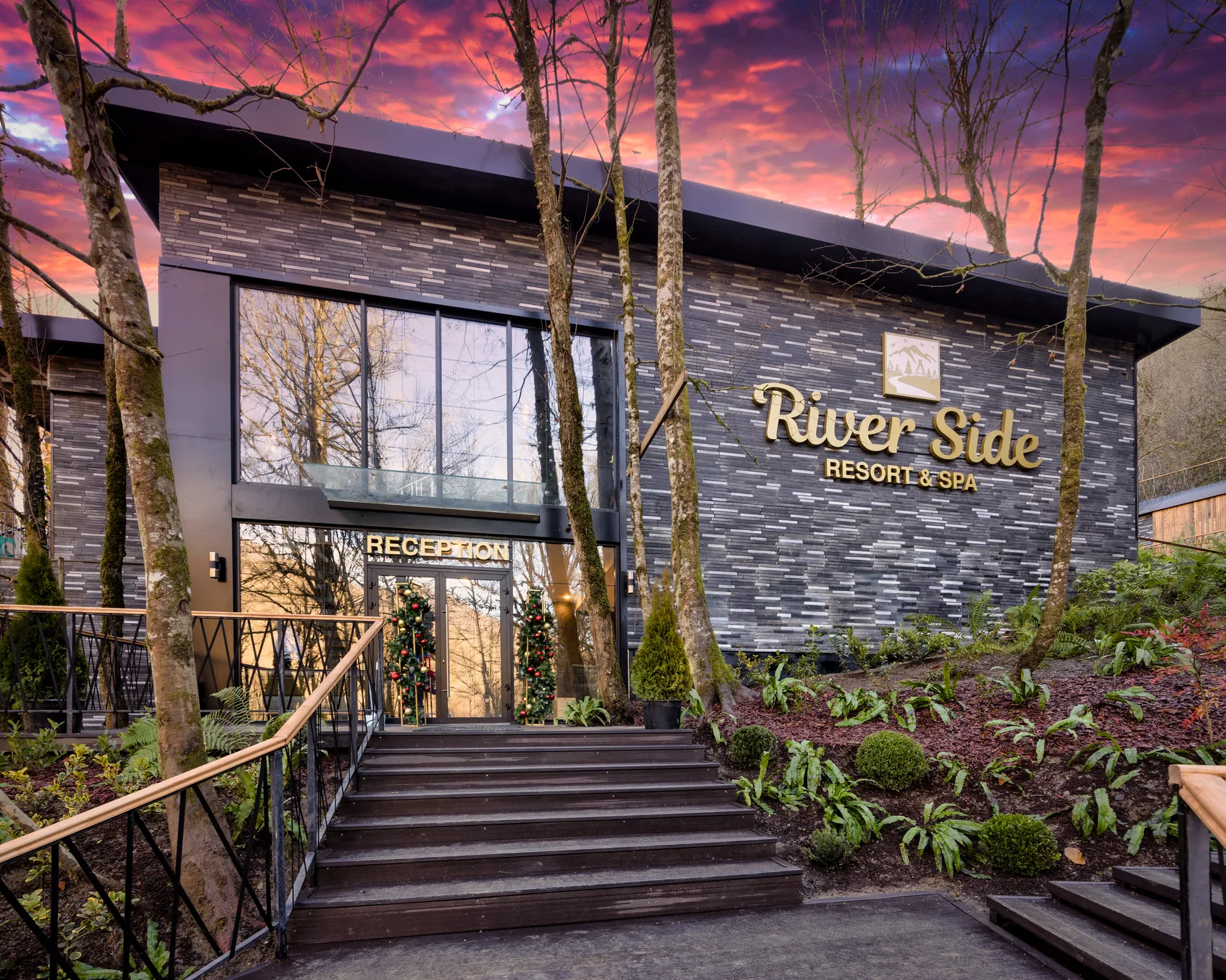 RIVER SIDE Resort & Spa