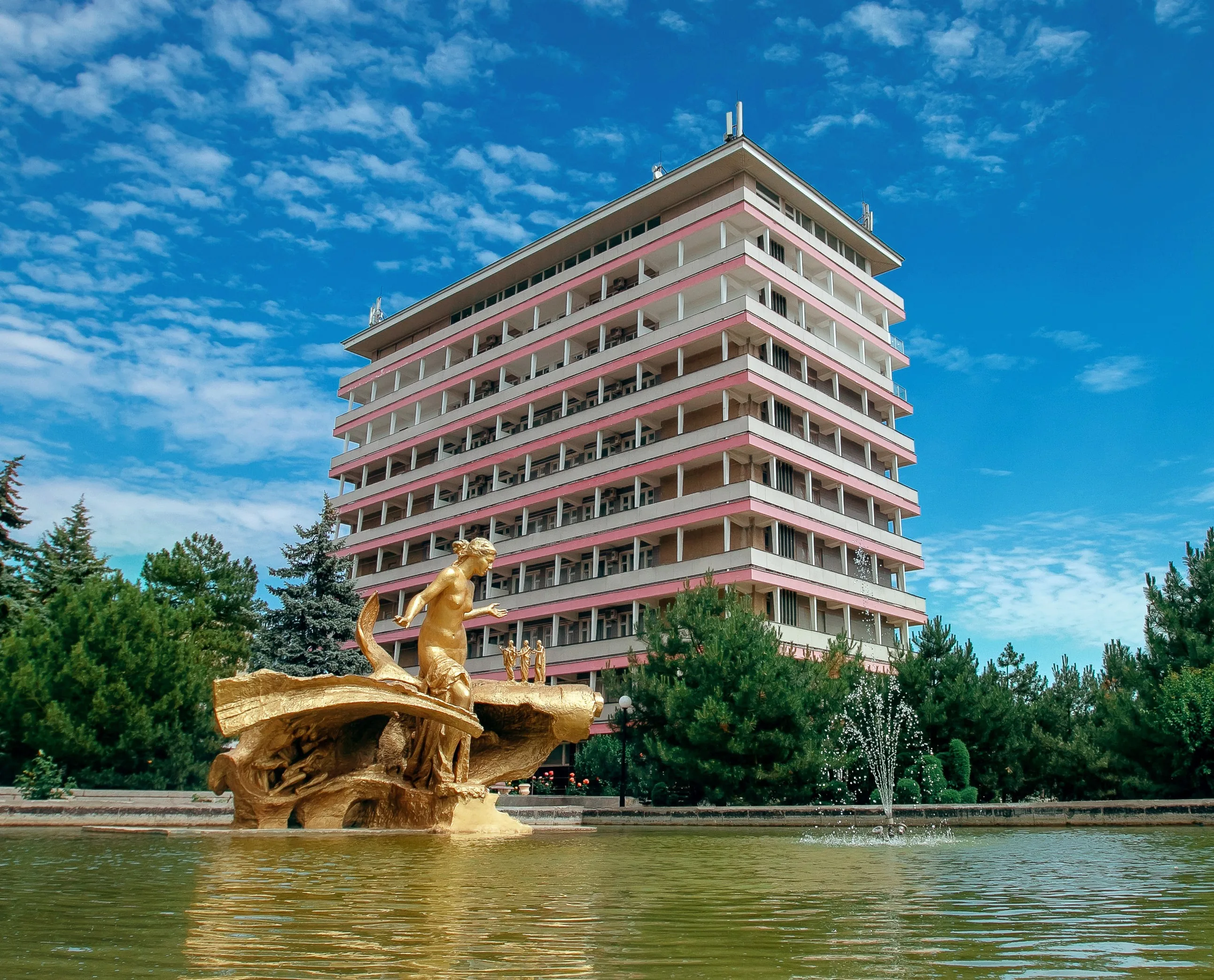 Таврия (Евпатория)