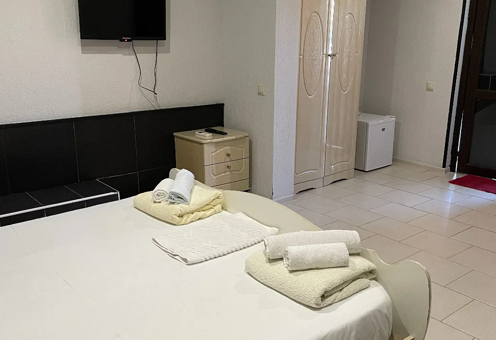 "White hotel" отель