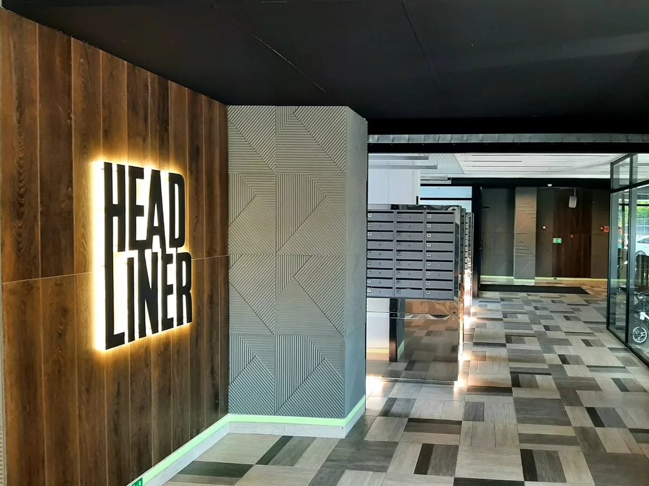 Abri Luxe Headliner