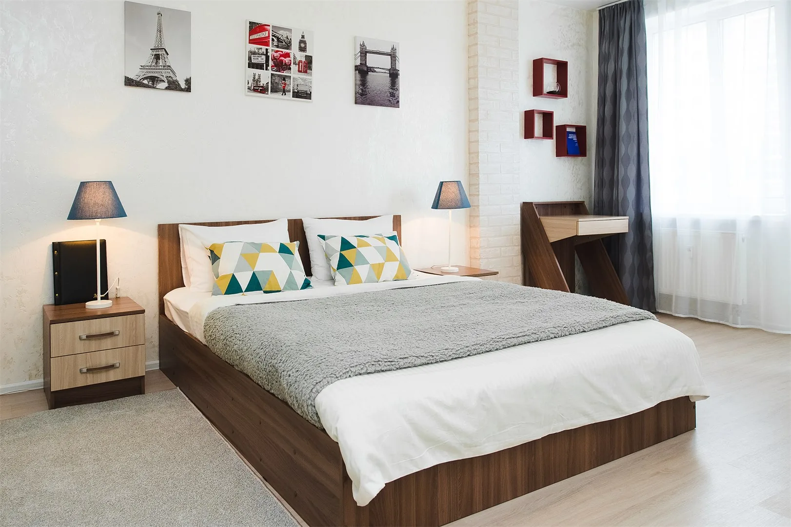 Abri Luxe London и Paris city