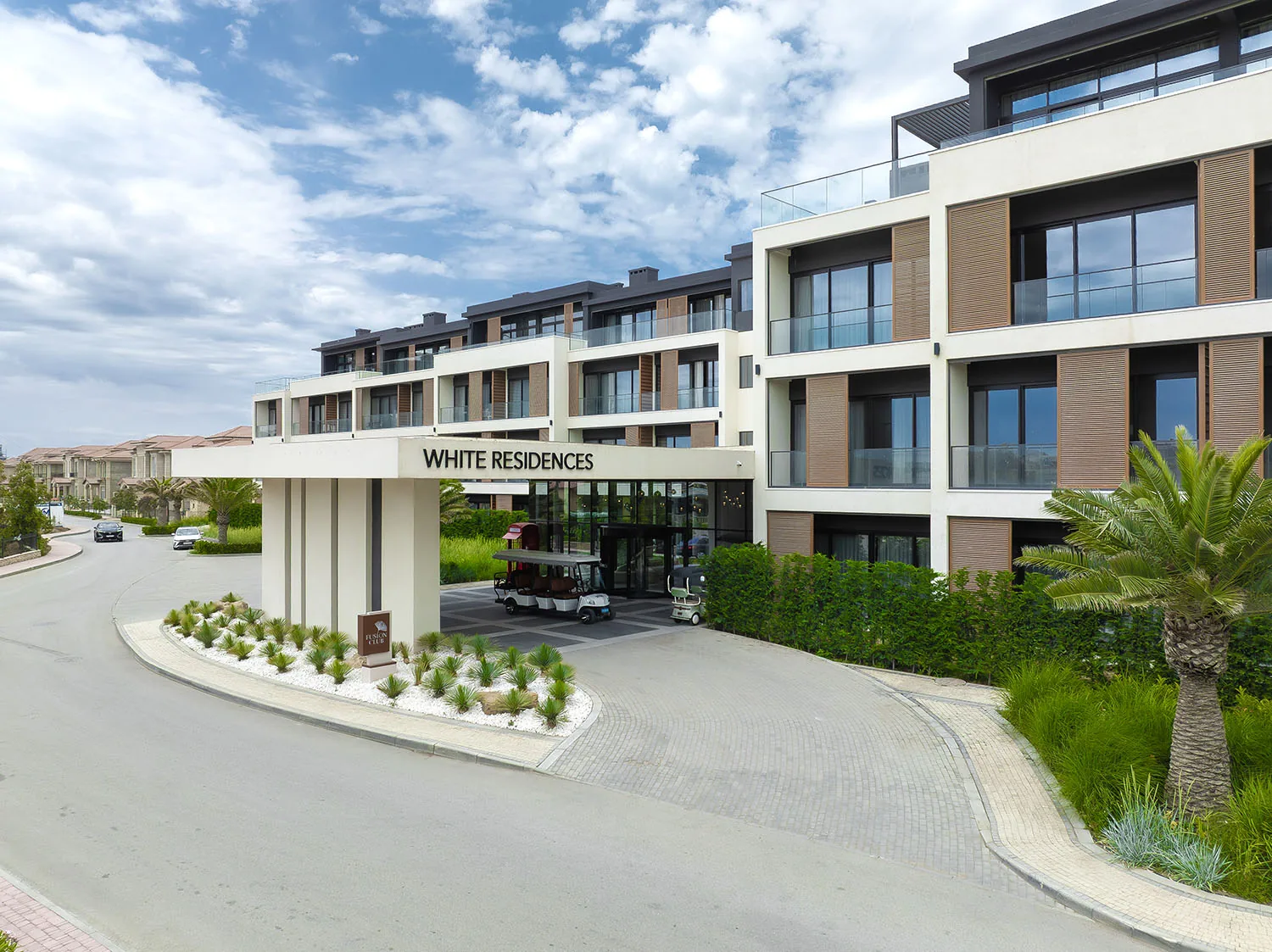 White Residences (Sea Breeze Resort)