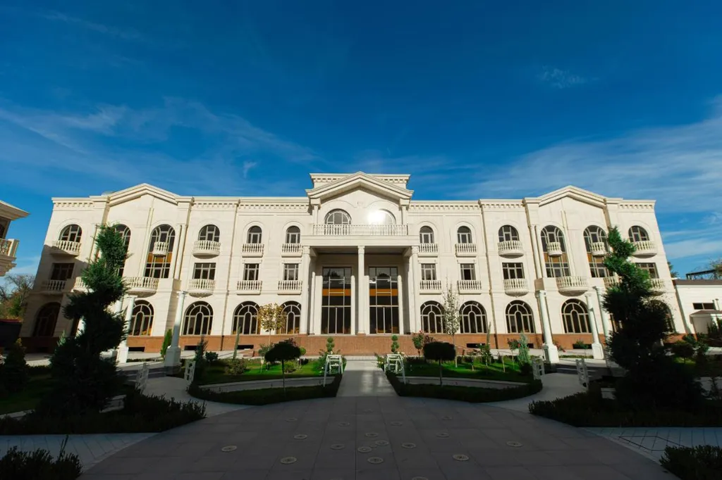 Отель «Zarafshon Parkside»