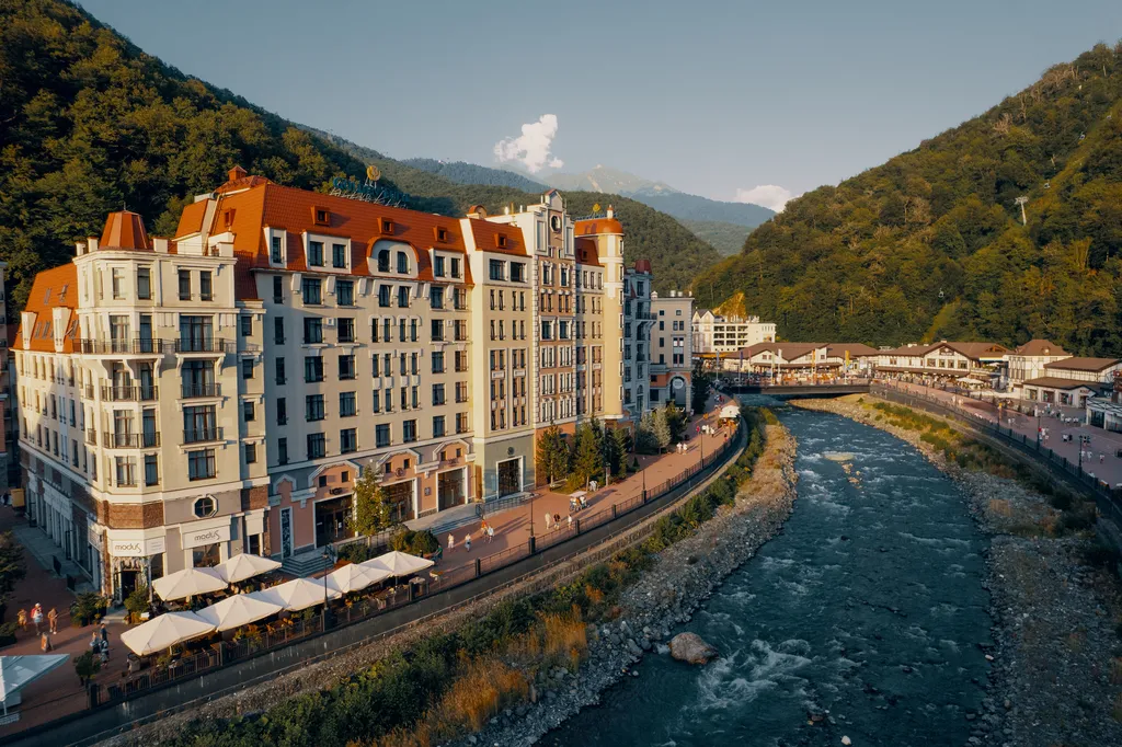 Гостиница «Golden Tulip Rosa Khutor (Голден Тюлип Роза Хутор)»