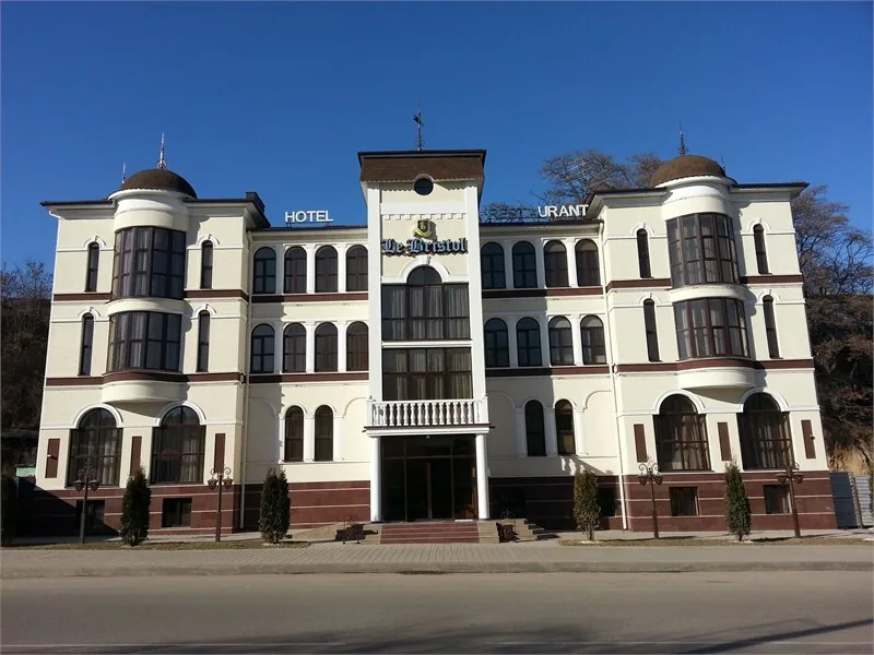 "Le Bristol" Г-ца