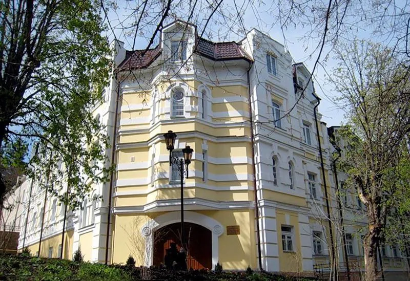 Октябрь (Кисловодск)