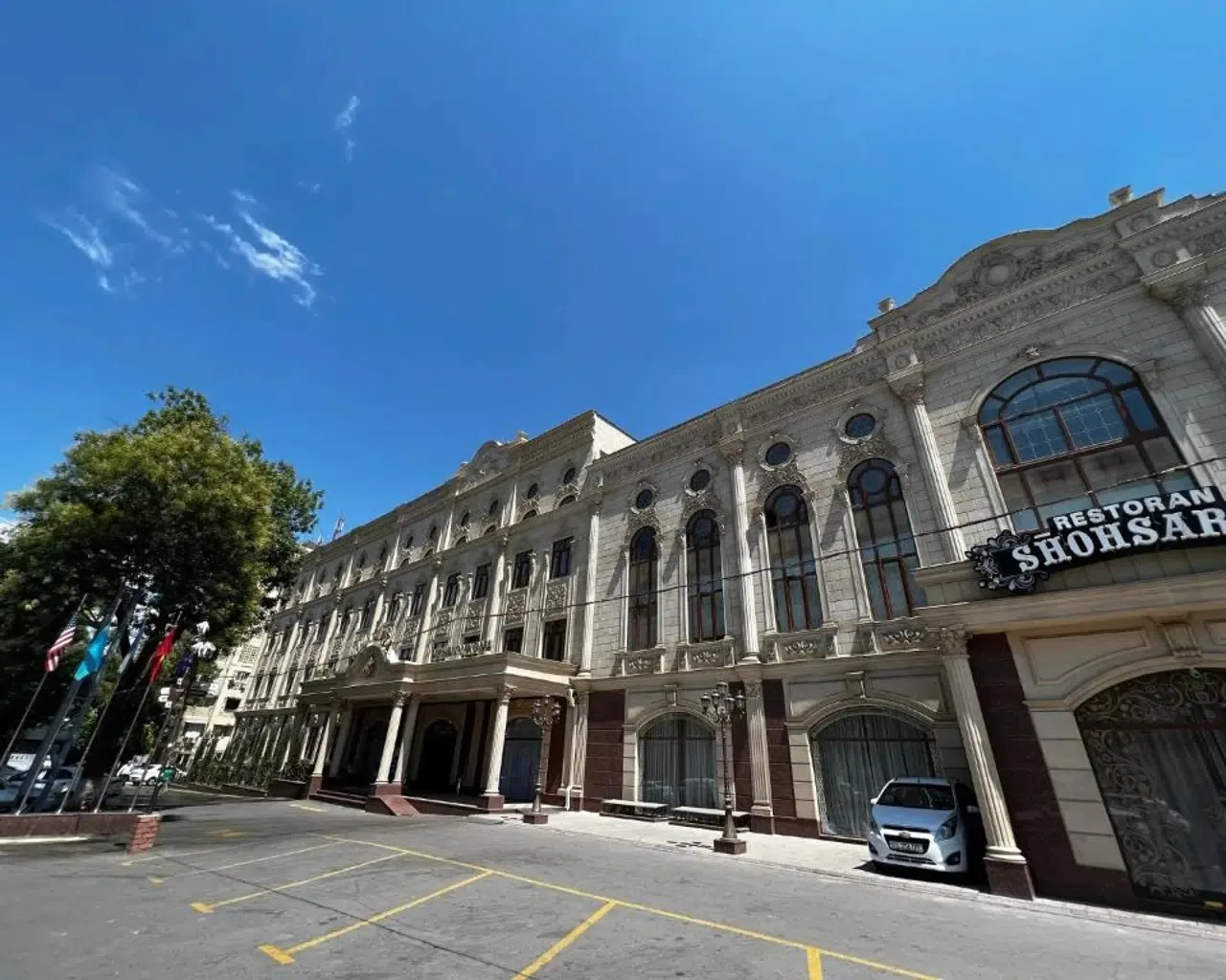 King Plaza Hotel