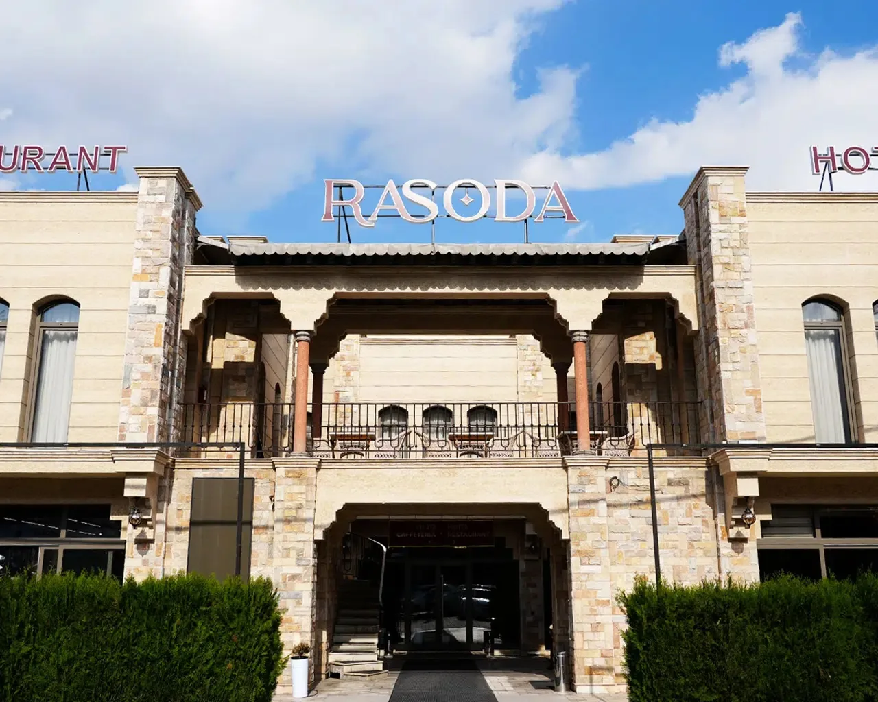 Rasoda Lux Hotel