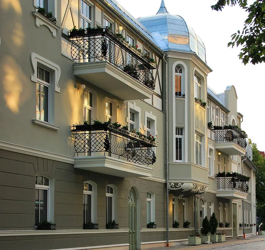 Mr.Just's Hotel